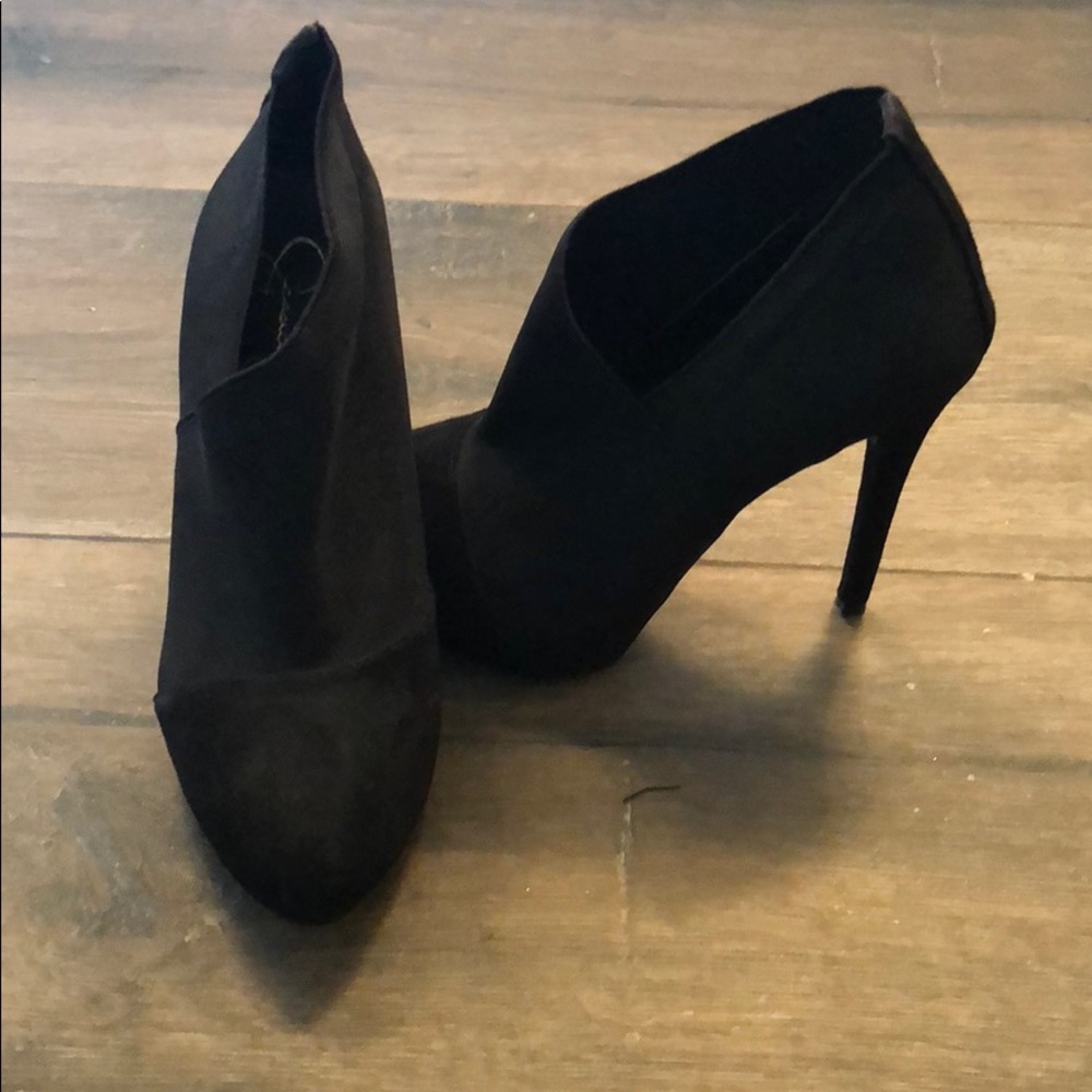 Barely worn. Suede and stretch material booties